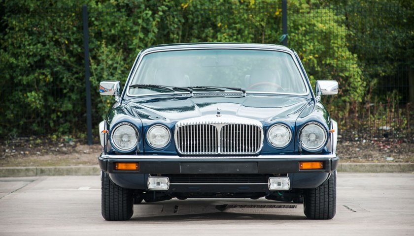 Jaguar XJ6 4.2L 6 cyl. r ‘82 w warsztacie